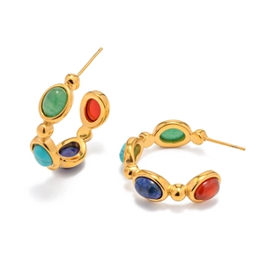 Retro C-shape gold earrings with colorful natural stones for a vintage luxury jewelry look