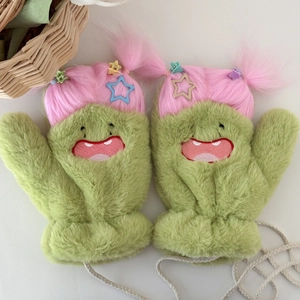 Moufles en peluche monstre vert avec cheveux roses, clips étoiles et cordon cou