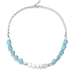 Collier hip-hop en acier inoxydable avec crânes bleus et perles de marbre turquoise blanc