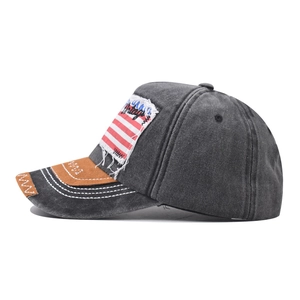 Vintage Baseballkappe aus gewaschener Baumwolle mit USA-Flagge und Wildleder-Schirm