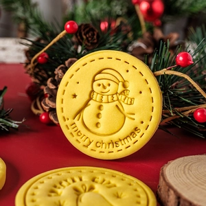 Cartoon snowman Merry Christmas round cookie mold for holiday baking gifts