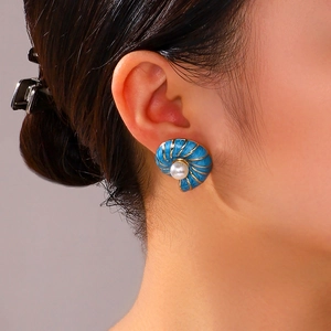 Ocean style shell earrings in 18K gold-plated stainless steel with blue enamel and pearl