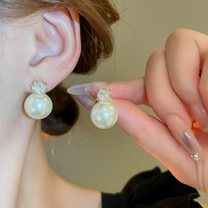 Minimalist pearl earrings with square zircon crystal in gold setting for women