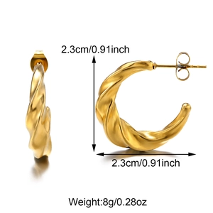 Detailansicht der 2,3 cm goldenen gedrehten Spiral-Ohrringe mit Abmessungen und Gewicht