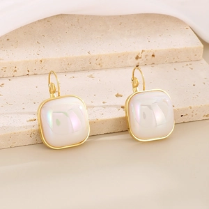 Boucles D'oreilles Künstliche Perles Sirène Carrées Rétro Français Plaqué Or Acier Inoxydable Géométrique Irisé Pour Femmes