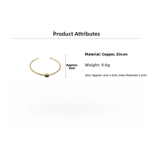 Détail du bracelet plaqué or 18k montrant les dimensions, le zircon vert et la perle