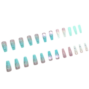 Faux ongles cercueil longs avec dégradé vert et relief floral 3D avec strass brillants