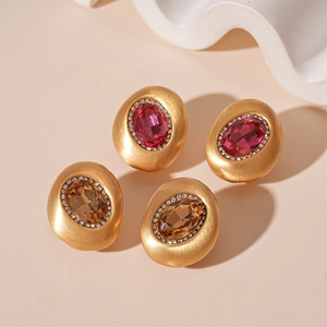 Vintage Goldene Oval Ohrringe mit roten und bernsteinfarbenen Steinen und Kristallrand