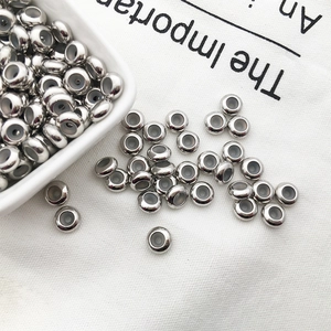 Silberne Kupfer-Stopp-Perlen mit Silikonkern für DIY Schmuckherstellung