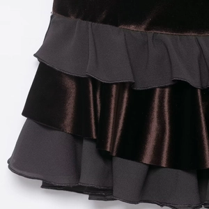 Mini-jupe gothique en velours à volants superposés et patchwork de mousseline texturée
