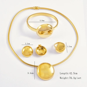 Detailed view of 18K gold snake chain jewelry set with dimensions and weight specs