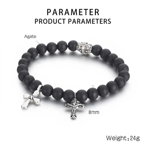 Detail eines 8mm schwarzen Achat-Armbands mit Edelstahl-Freimaurer-Kreuzanhängern