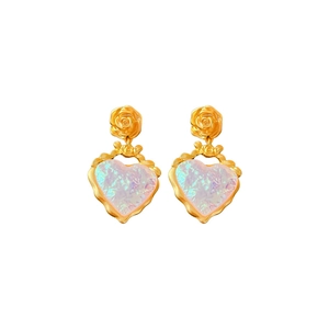 Boucles d'oreilles vintage avec fleur rose et pendentif cœur iridescent en fini doré