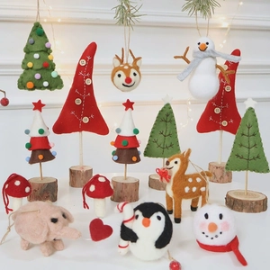 Handmade Wool Felt Christmas Ornaments Reindeer Snowman Penguin Tree Desktop Decor Nordic Style Woolen Holiday Accessories