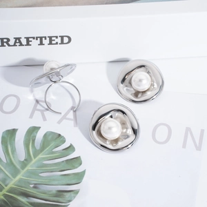 Irregular silver oval pearl jewelry set with adjustable ring and stud earrings