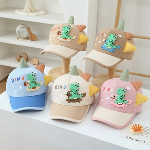 Cinq casquettes dinosaure pour enfants en couleurs pastel avec appliques 3D