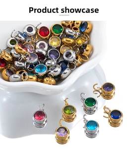 Nahaufnahme von bunten 7mm Zirkonia-Anhängern für DIY-Schmuckherstellung und Zubehör