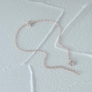 Macro shot of silver S925 star bracelet with adjustable extender and spring clasp detail