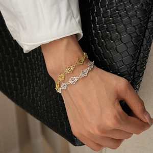 Vintage hollow heart chain bracelets in gold and silver finish for women's jewelry