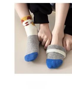 Elastic cotton thermal socks with cartoon cat pattern and contrasting blue toe detail