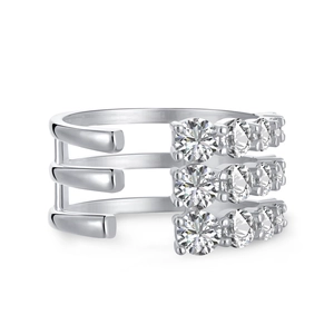 Anillo de tres filas en plata de ley con circonitas brillantes y diseño de enredadera