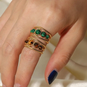 Anello Aperto Traforato in Acciaio Inossidabile Vintage per Donna Placcato Oro PVD Bohémien con Intarsi Malachite Occhio di Tigre