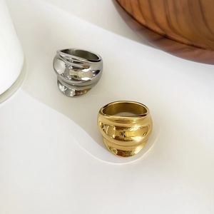 Minimalist irregular wavy design stainless steel rings in gold and silver finish