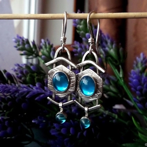 Boucles d'oreilles bohèmes en argent vintage avec pierres de lune bleues sur bois