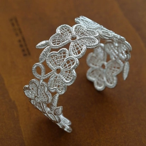 Elegant 18k gold plated vintage floral lace open bangle with intricate cutout metal design