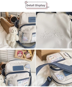 Détail du sac bandoulière en toile imperméable avec poche transparente et ours en peluche