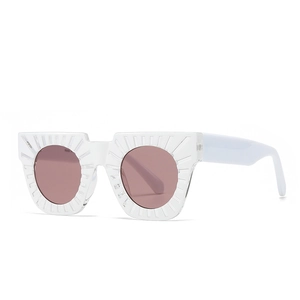 Fashionable square sunglasses with transparent pattern frame and dark red lenses for women