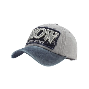 Retro gewaschene Baseballkappe in Grau und Blau mit NOW-Buchstabenstickerei