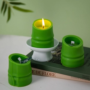 Bamboo shaped scented candle gift set in green with ceramic base for home decor