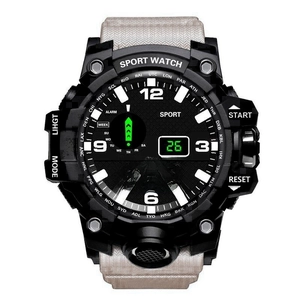 Vue détaillée d'une montre de sport à double affichage avec bracelet en nylon beige