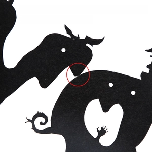 Detalle de las juntas de pancarta de fieltro negro cortadas a láser para Halloween