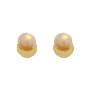 Elegant twisted hoop pearl earrings with champagne beads and gold metal discs