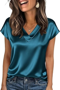 Vista detallada de la blusa de satén con cuello en v para mujer en color azul cerceta