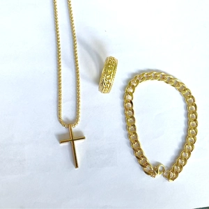 Three-piece gold cross necklace set with woven texture ring and cuban chain bracelet