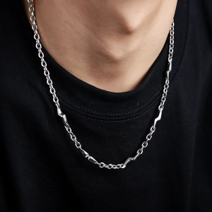 Collier Chaîne Éclair en Acier Titane Minimaliste pour Hommes Femmes Hip Hop Bijoux de Mode Géométriques Polis Collier Chaîne
