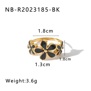 Detailed size chart of stainless steel ring with black flower oil drip patterns
