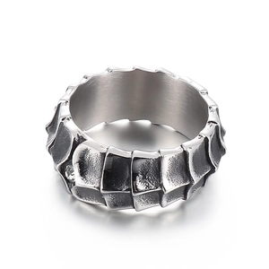 Bague vintage homme en acier avec écailles de dragon et zircon incrusté style punk