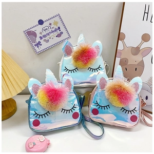 Tre borse termiche olografiche a unicorno con pompon colorati e finitura in pelle PU