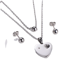 Minimalistisches Set mit silbernem Herzanhänger Halskette und Kugelohrsteckern für Damen