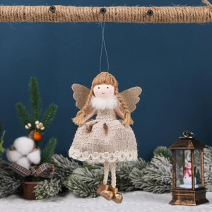 Poupée d'ange de Noël beige avec des ailes dorées pour la décoration de sapin de fête