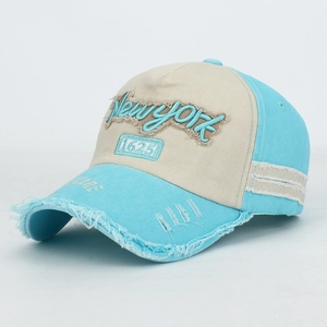 Vintage washed baseball cap in light blue and beige with 3D New York embroidery