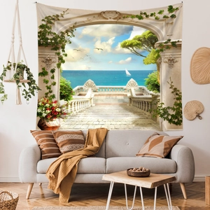 Detail eines 3D-Mittelmeer-Wandteppichs mit Terrassentreppe und Meerblick über einem Sofa