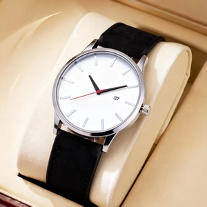 Montre à quartz sobre avec cadran blanc, bracelet en cuir noir et affichage de la date