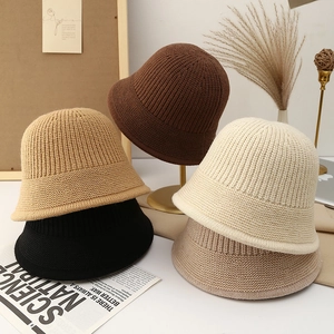 Chapeau bob en maille minimaliste pour femme en cinq couleurs chaudes d'automne-hiver