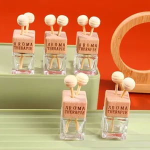 Car Air Vent Perfume Bottle Glass Empty Aromatherapy Diffuser With Wood Lid And Clip For Essential Oils Decorative