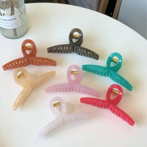 Large Hair Claw Clip Acrylic Geometric Twist Shark Clip For Thick Hair Women Elegant Styling Tool Strong Hold